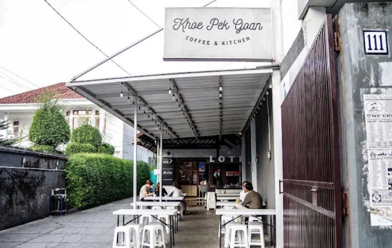 Khoe Pek Goan Bakery — Toko Roti